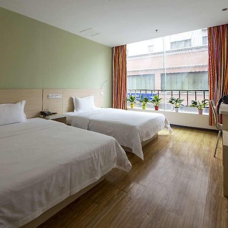 E+ Hotel Guangzhou Baixin Branch Экстерьер фото